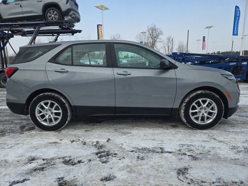 Used 2023 Chevrolet Equinox LS image 3