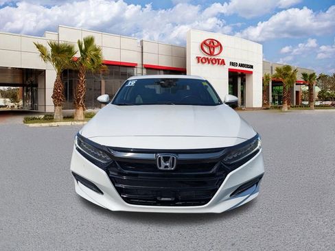 Used 2019 Honda Accord Touring image 9