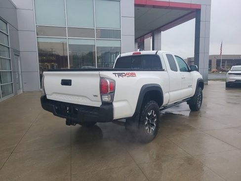 Used 2023 Toyota Tacoma TRD Off-Road image 7