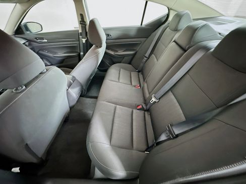 Used 2025 Nissan Altima 2.5 SV image 25