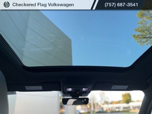 New 2026 Volkswagen Tiguan SE R-Line image 38