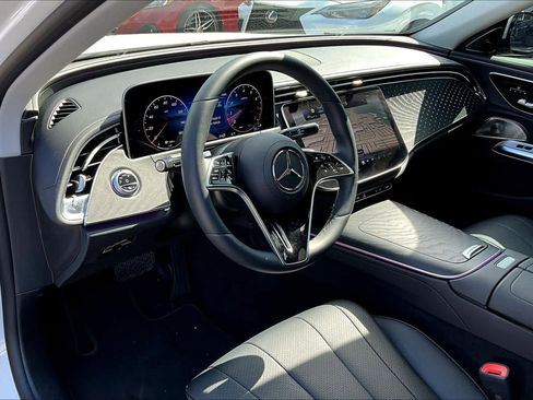 Used 2024 Mercedes-Benz E 350 4MATIC Sedan image 17