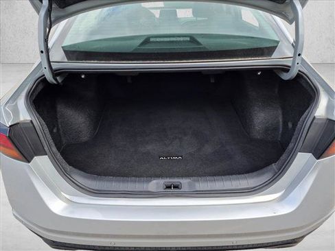 Used 2024 Nissan Altima 2.5 SR FWD image 18