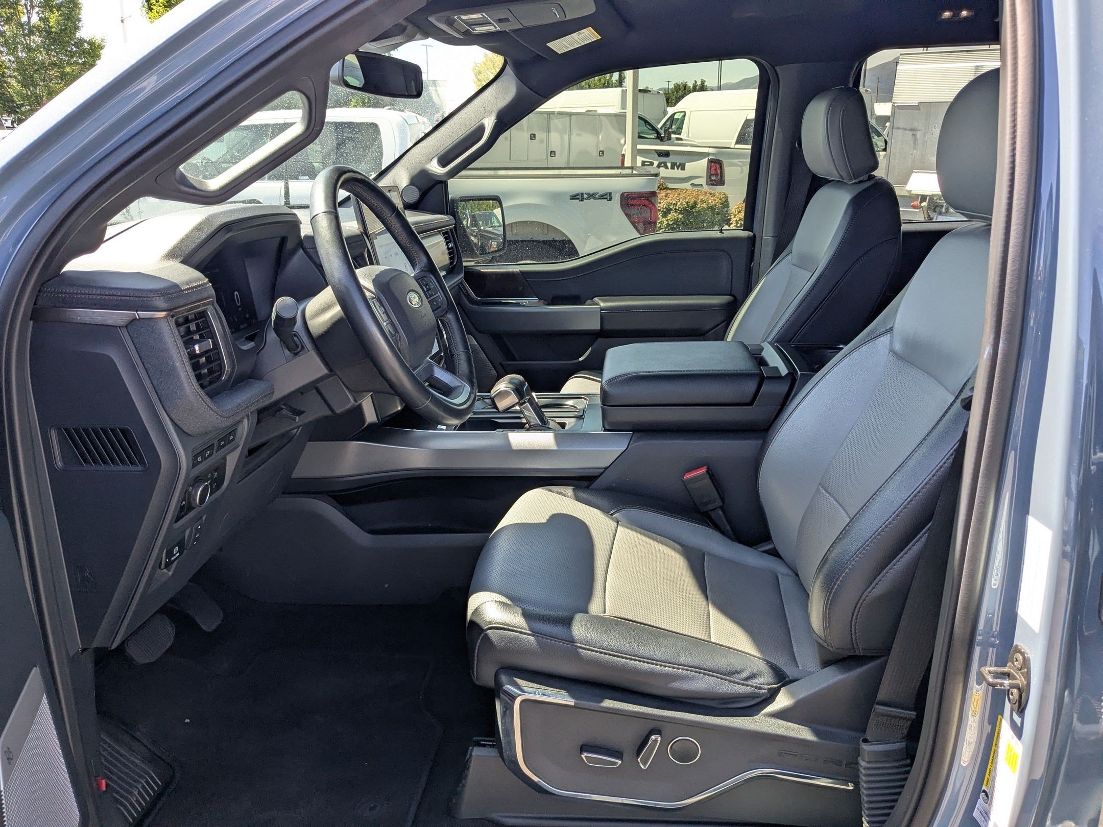 Used 2023 Ford F150 Lightning Lariat AWD/4WD image 27