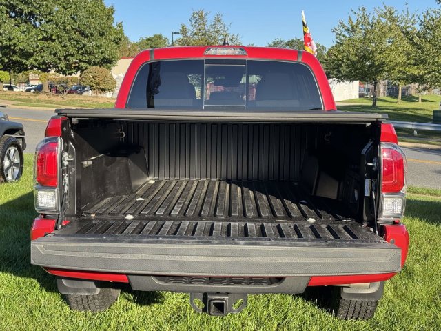 Used 2023 Toyota Tacoma TRD Off-Road w/ Technology Package AWD/4WD image 14