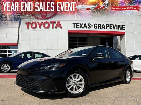 Used 2025 Toyota Camry LE image 1