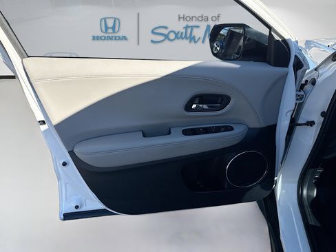 Certified 2021 Honda HR-V EX-L image 20
