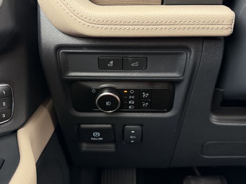 Used 2023 Ford Expedition Limited RWD image 28
