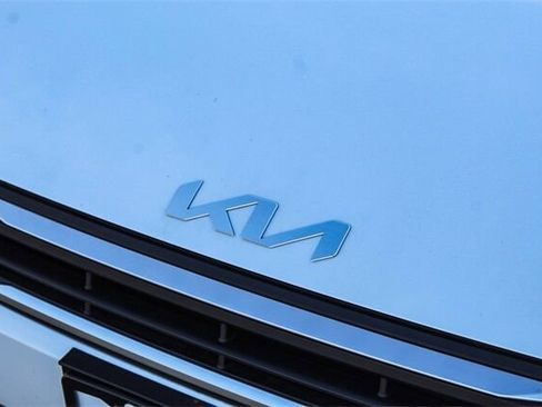 New 2025 Kia K4 LXS image 5