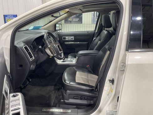 Used 2008 Lincoln MKX AWD image 2