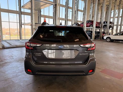 Used 2025 Subaru Outback Premium image 4