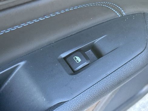 Used 2025 Jeep Compass Latitude w/ Convenience Group image 30