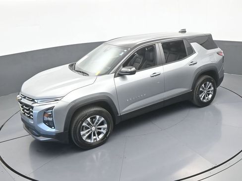 Used 2025 Chevrolet Equinox LT FWD image 41