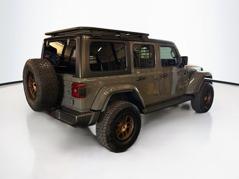 Used 2021 Jeep Wrangler Sahara w/ Cold Weather Group image 9