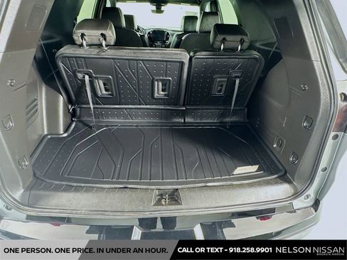 Used 2024 Chevrolet Traverse Premier w/ Redline Edition AWD/4WD image 28
