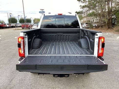 New 2026 Ford F250 Lariat w/ Black Appearance Package AWD/4WD image 9