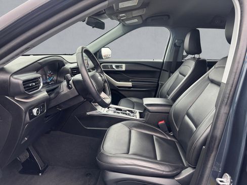 Certified 2023 Ford Explorer XLT w/ Equipment Group 202A image 11