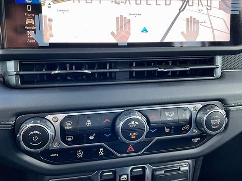 New 2025 Jeep Wrangler Rubicon w/ Technology Group image 25