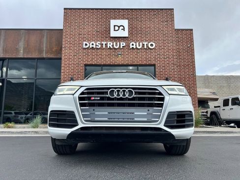Used 2019 Audi Q5 2.0T Premium Plus w/ Premium Plus Package AWD/4WD image 3