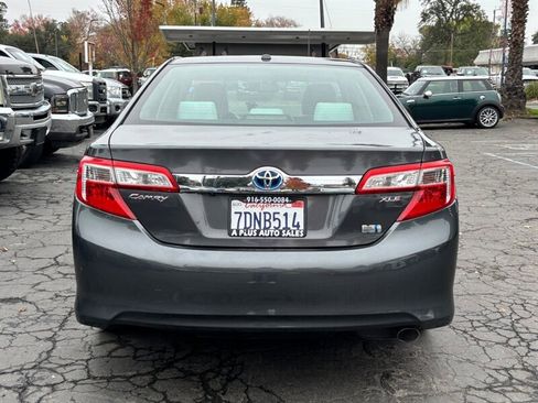 Used 2012 Toyota Camry XLE image 3