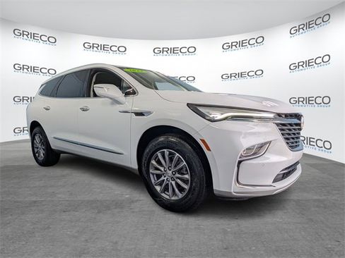 Used 2023 Buick Enclave Essence image 1