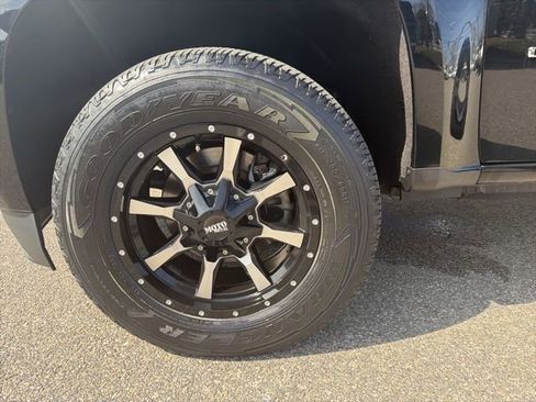 Used 2021 Chevrolet Colorado LT w/ LT Convenience Package image 3