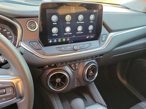 Used 2025 Chevrolet Blazer LT w/ Convenience Package image 13