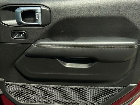 Used 2022 Jeep Wrangler Unlimited Sahara w/ Cold Weather Group image 34