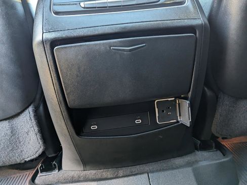 Used 2022 Cadillac Escalade Premium Luxury image 40