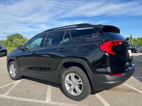 Used 2020 GMC Terrain SLE w/ Driver Convenience Package AWD/4WD image 4