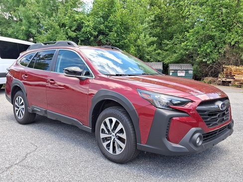Certified 2024 Subaru Outback Premium AWD/4WD image 3