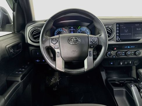Used 2021 Toyota Tacoma TRD Sport AWD/4WD image 21