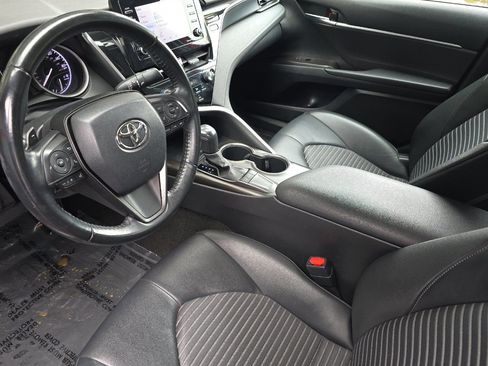 Used 2023 Toyota Camry SE image 7