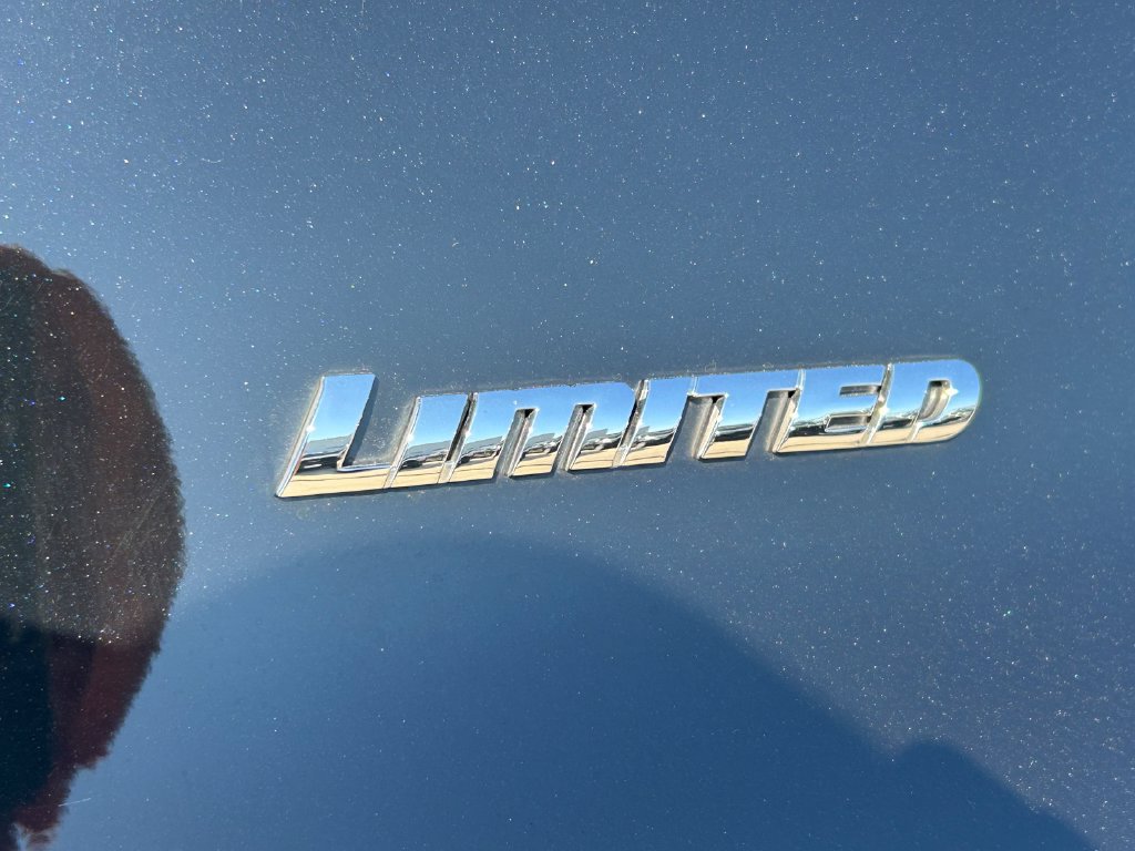 Used 2024 Toyota 4Runner Limited AWD/4WD image 14