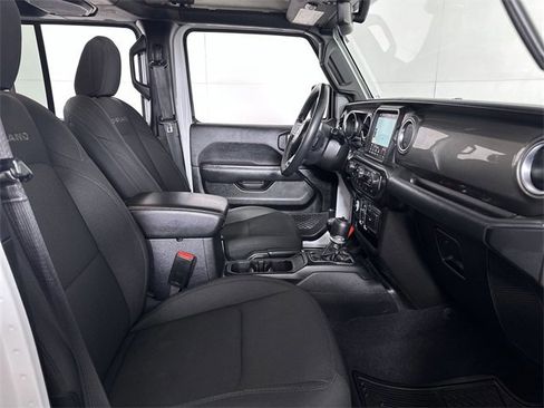 Used 2023 Jeep Gladiator Overland image 29