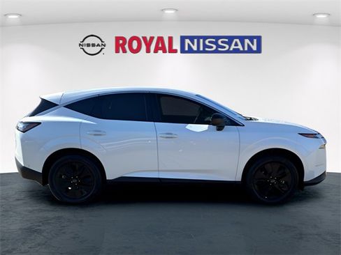 Used 2025 Nissan Murano SV image 8