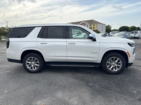 Used 2025 Chevrolet Tahoe Premier w/ Sun And Tow Package RWD image 4