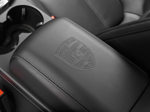 Certified 2025 Porsche Macan S AWD/4WD image 38