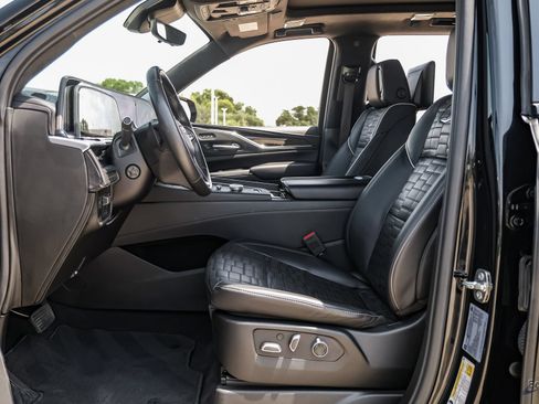 Used 2023 Cadillac Escalade Sport Platinum AWD/4WD image 35