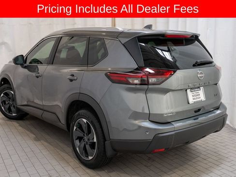 Certified 2024 Nissan Rogue SV w/ SV Premium Package FWD image 3