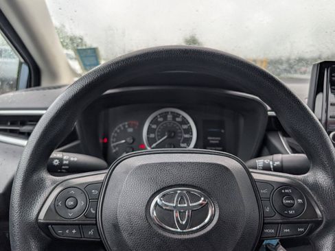 Used 2022 Toyota Corolla LE FWD image 11