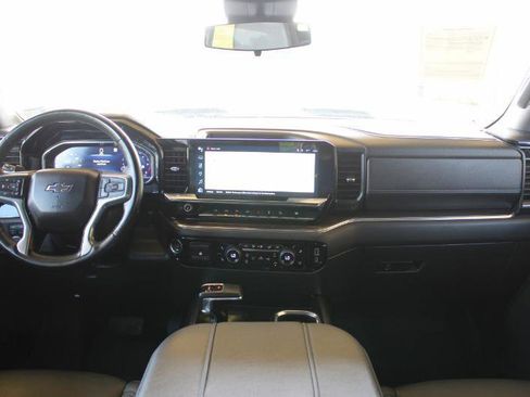 Used 2023 Chevrolet Silverado 1500 LT Trail Boss w/ Convenience Package II AWD/4WD image 28