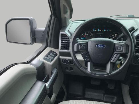 Used 2018 Ford F150 XLT w/ Equipment Group 302A Luxury AWD/4WD image 27