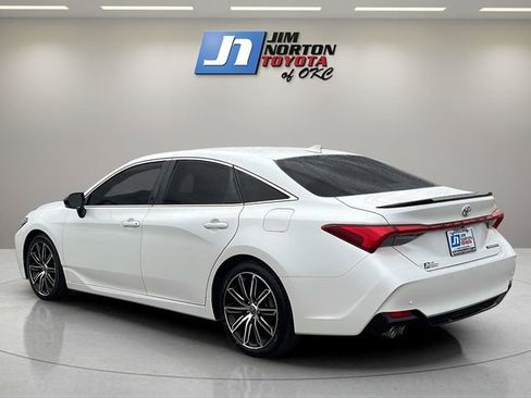 Used 2022 Toyota Avalon Touring image 7