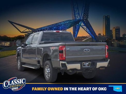 Used 2023 Ford F250 Lariat w/ FX4 Off-Road Package AWD/4WD image 5