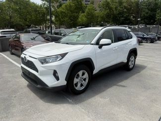 Used 2020 Toyota RAV4 XLE w/ Convenience Package AWD/4WD video 1
