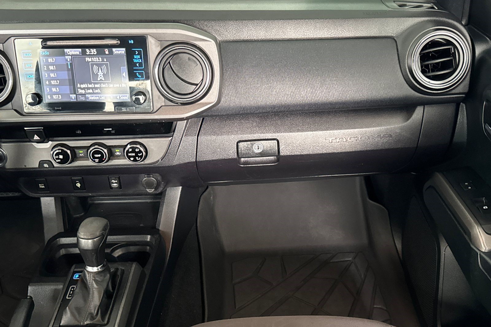 Used 2017 Toyota Tacoma SR5 RWD image 32