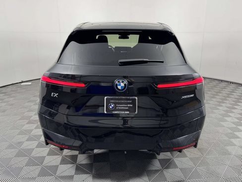 Used 2024 BMW iX xDrive50 w/ Sport Package AWD/4WD image 9