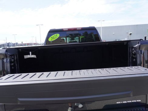Used 2025 GMC Sierra 1500 Denali Ultimate AWD/4WD image 13