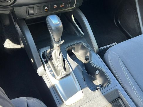 Used 2022 Nissan Frontier SV w/ Graphics Package image 32